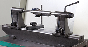 Deflection measuring machine